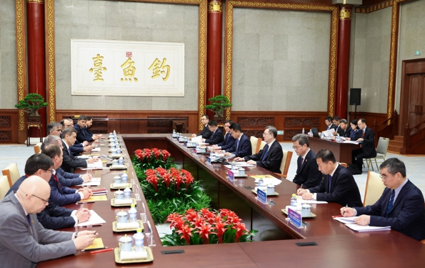 丁薛祥集體會見上海合作組織成員國財長和央行行長會議外方參會代表