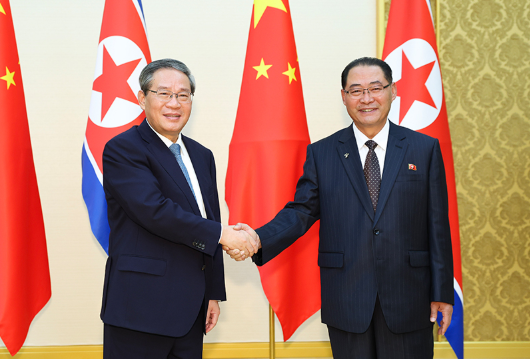 李強同朝鮮內閣總理樸泰成會談